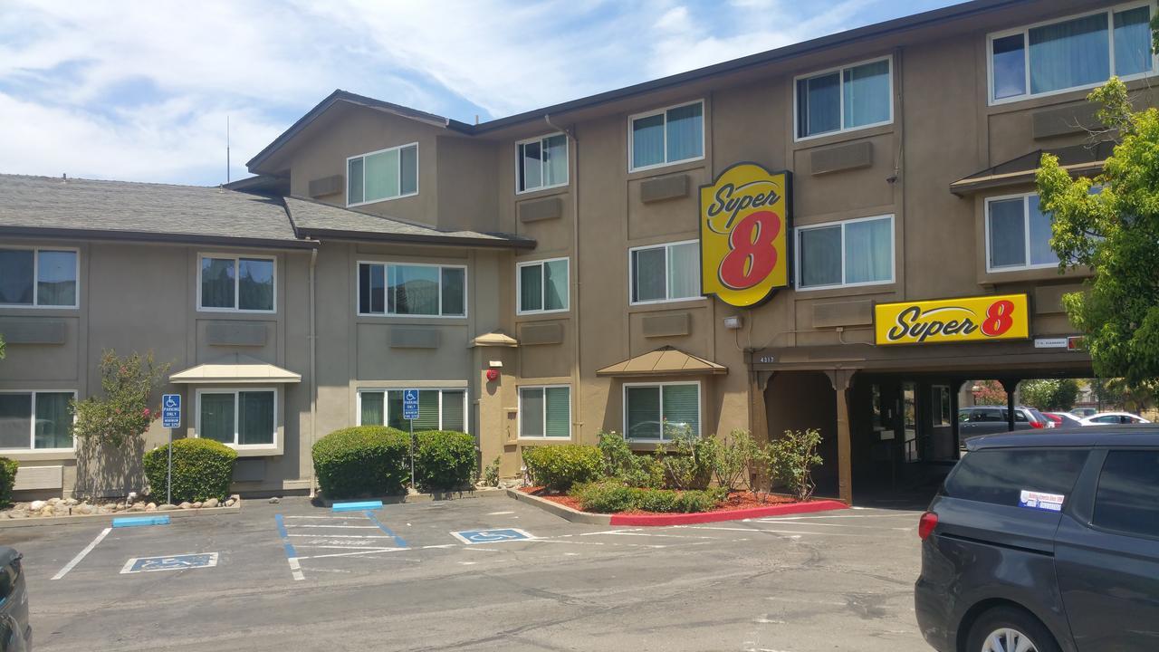 Super 8 By Wyndham Sacramento Hotel Carmichael Екстериор снимка